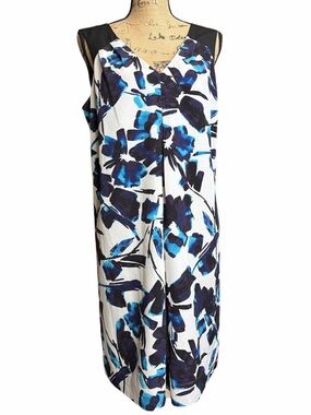 Simply Vera Vera Wang White Dress with Blue & Navy Floral Accents. EC. Size 12
